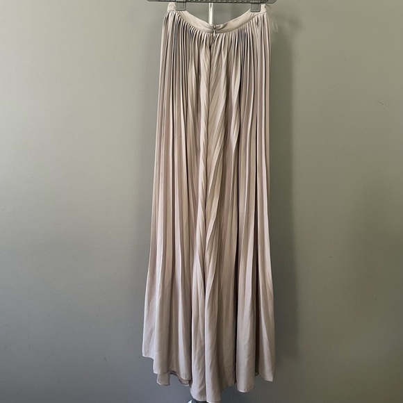 Gracia Accordion Pleated Skirt - Picture 5 of 9